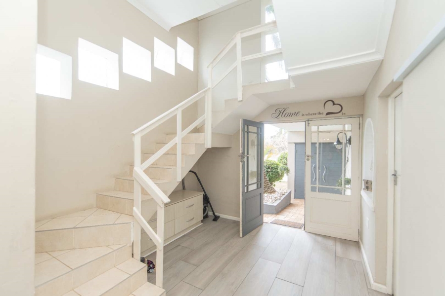 8 Bedroom Property for Sale in Summerstrand Eastern Cape